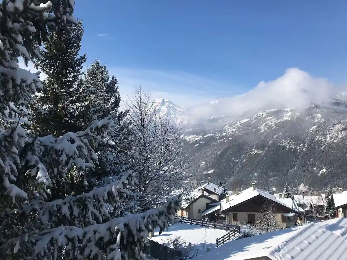 Vista sulle montagne da Hotel Des Amis
